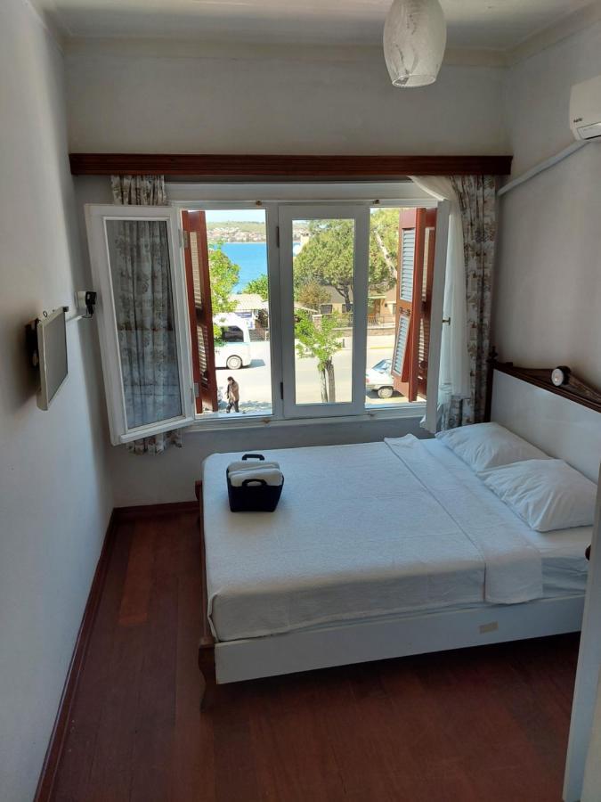 Celil Pansiyon Ayvalik Exterior foto